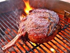 美拉德反应与焦糖化反应有何不同？